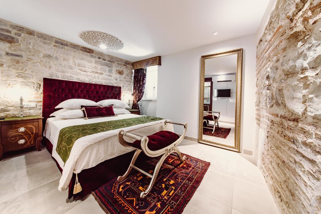 Villa Nepos Hotel Split Exteriör bild